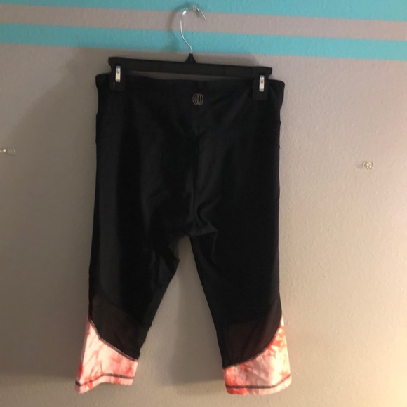 Balance Collection Capri’s - Picture 2 of 3